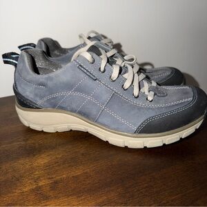 Clarks Women's Wave Walk Waterproof Leather Tie Shoes Size 7.5M, Gray